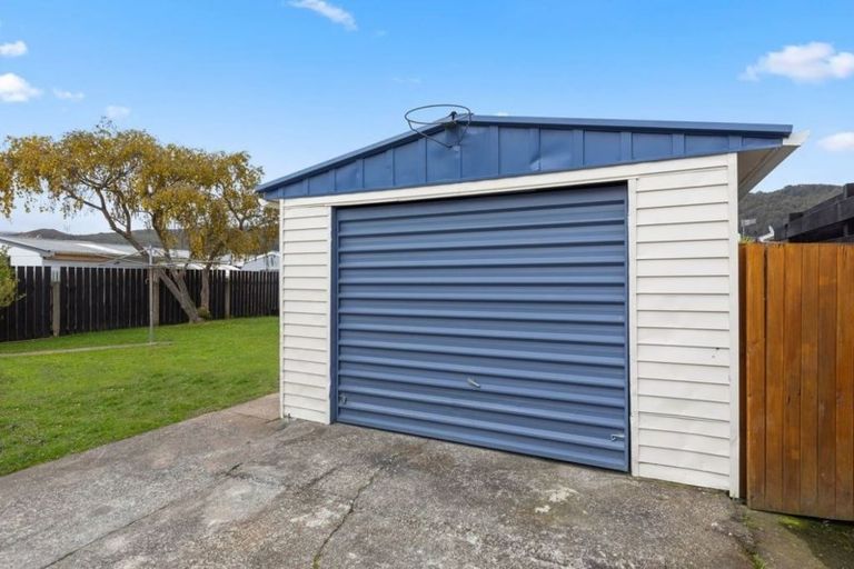 Photo of property in 25 Konini Street, Wainuiomata, Lower Hutt, 5014