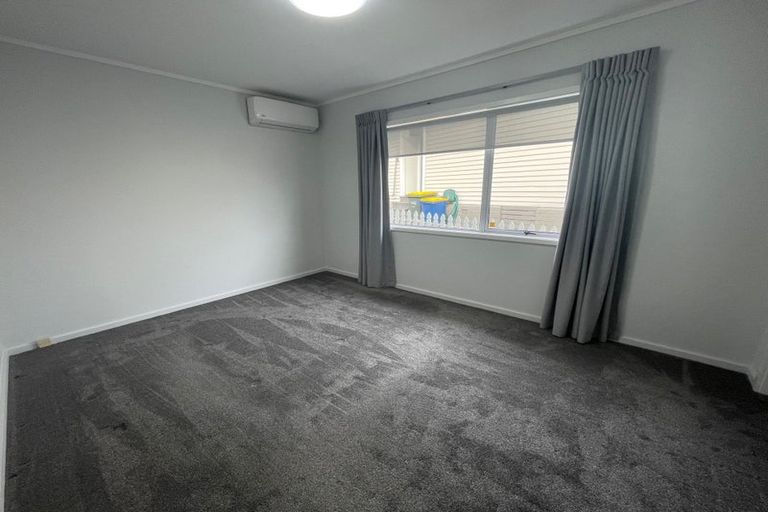 Photo of property in 40 Vodanovich Road, Te Atatu South, Auckland, 0610