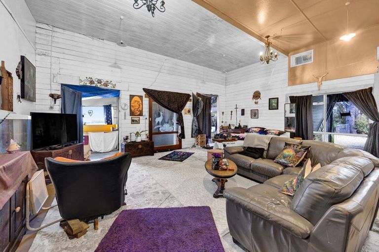 Photo of property in 2124 Eltham Road, Awatuna, Hawera, 4679
