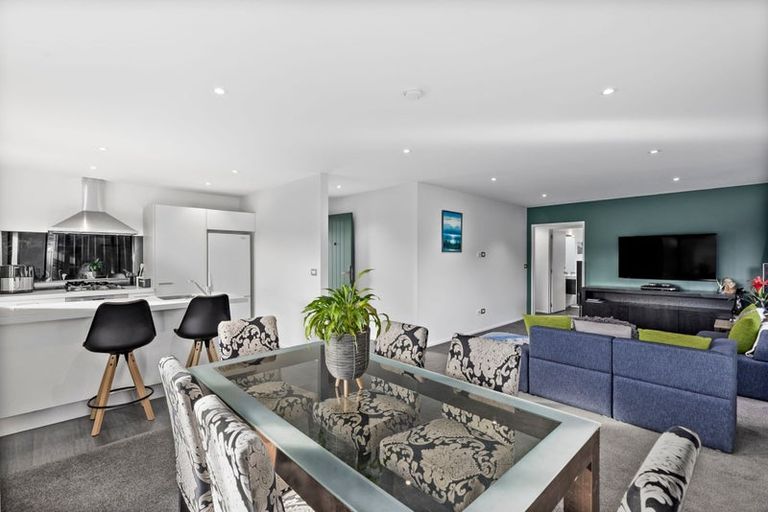 Photo of property in 5 Marbleleaf Lane, Albert Town, Wanaka, 9305