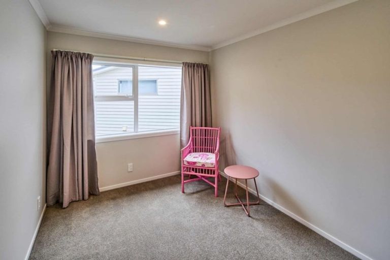 Photo of property in 20u7 Glanmire Road, Newlands, Wellington, 6037