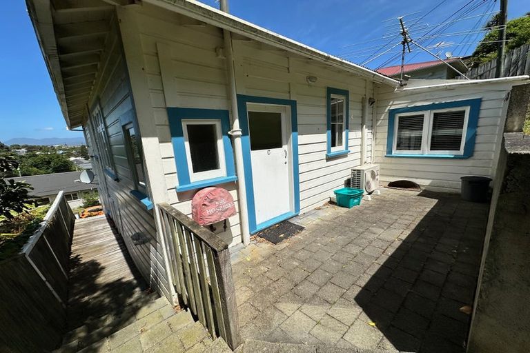 Photo of property in 1/4 Hinau Road, Hataitai, Wellington, 6021