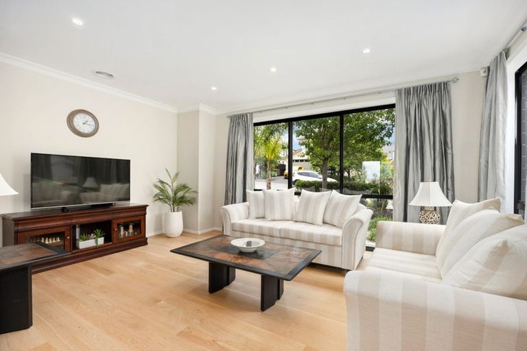 Photo of property in 4 Copper Lane, Long Bay, Auckland, 0630