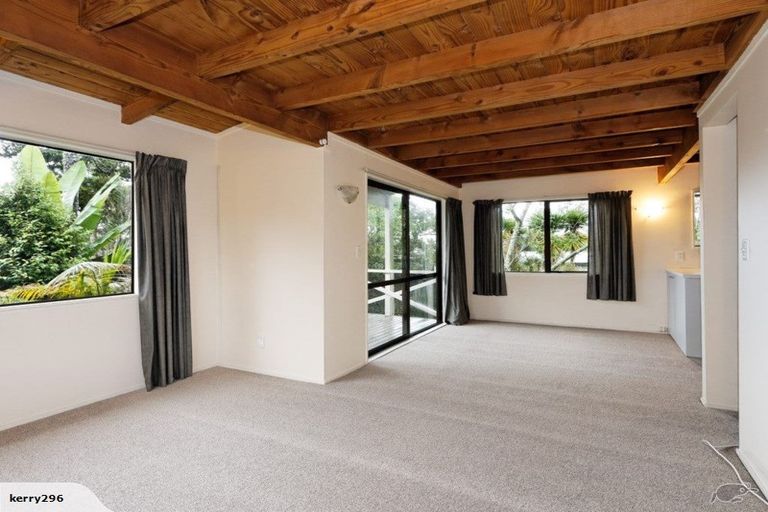 Photo of property in 32 Konini Road, Titirangi, Auckland, 0604