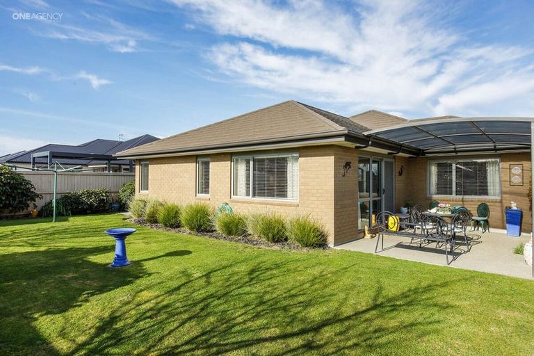 Photo of property in 18 Sincock Place, Kaiapoi, 7630