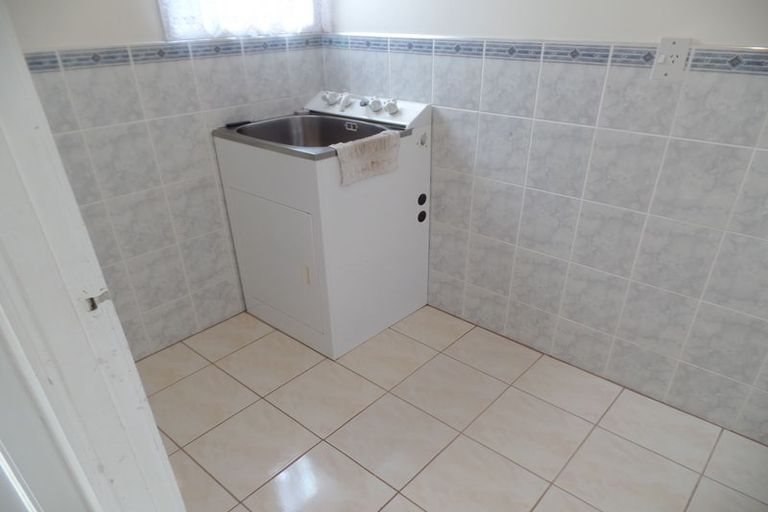 Photo of property in 3 Poutini Place, Manurewa, Auckland, 2102