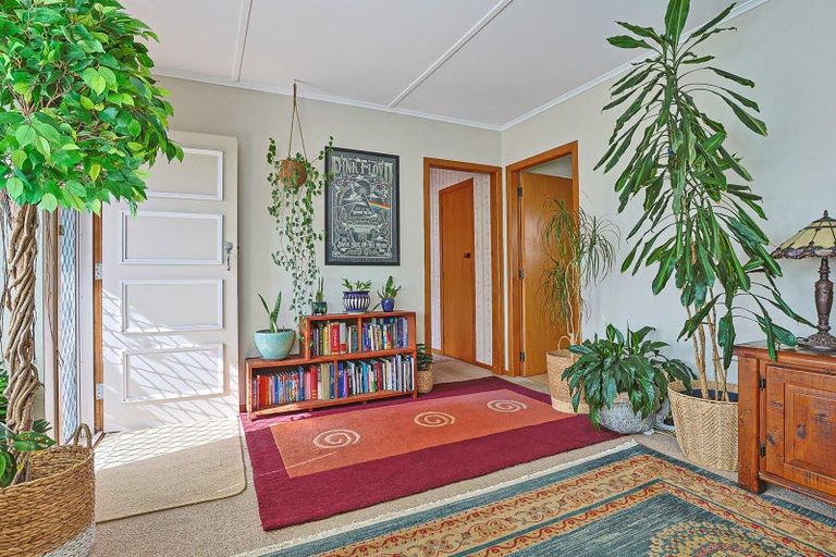 Photo of property in 52 Upham Street, Havelock North, 4130