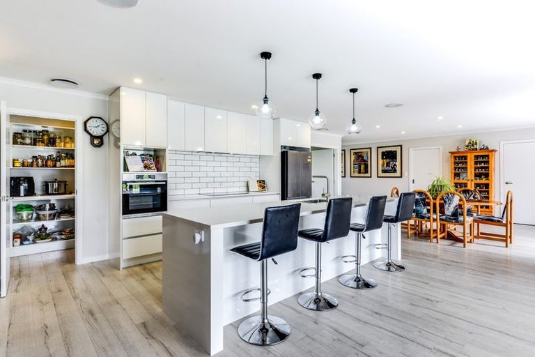 Photo of property in 2 Alan Livingston Drive, Cambridge, 3434