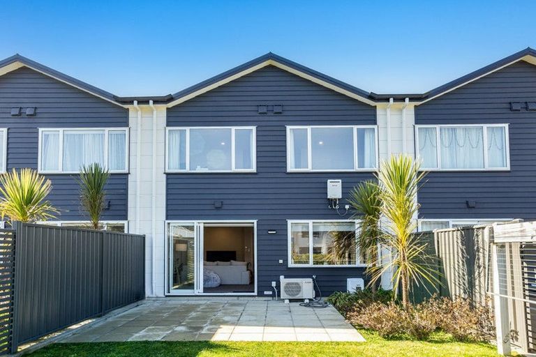 Photo of property in 15 Kamana Way, Kenepuru, Porirua, 5022