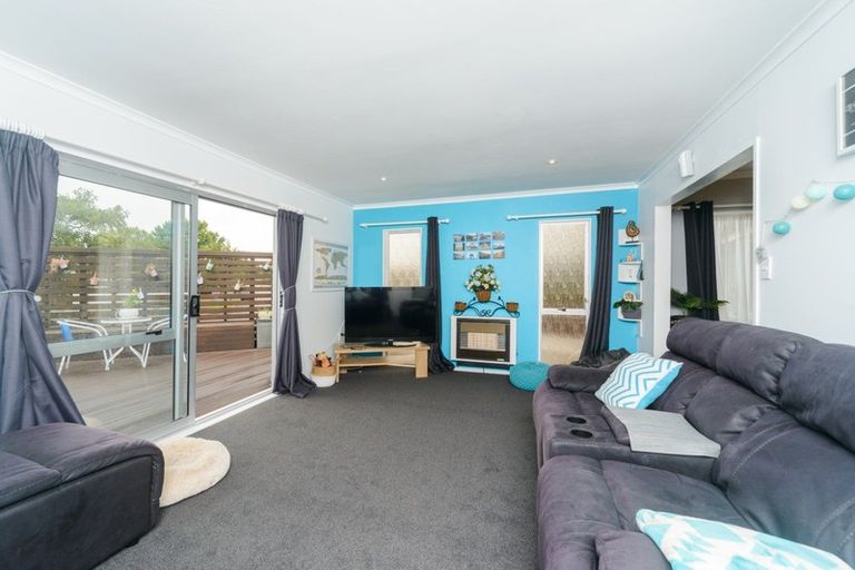 Photo of property in 10 Hillcrest Drive, Kelvin Grove, Palmerston North, 4414