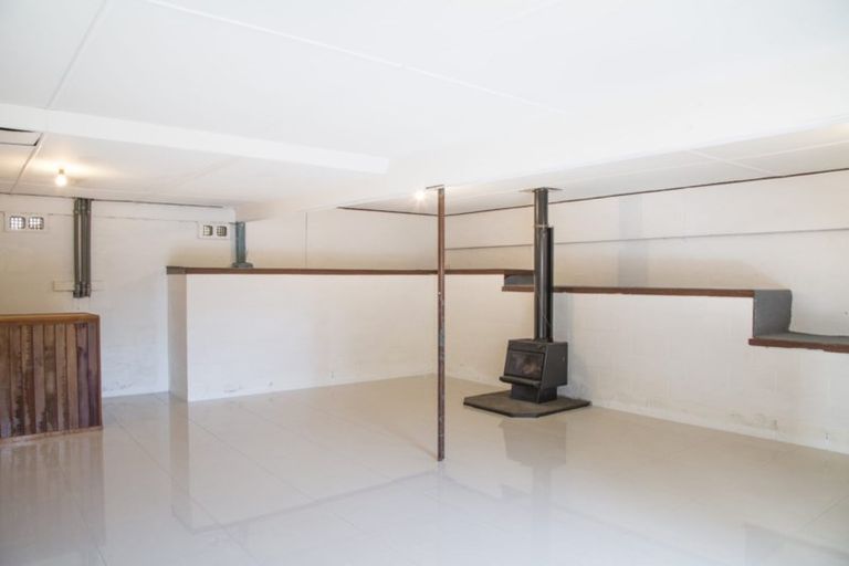 Photo of property in 1/31a Seaview Road, Glenfield, Auckland, 0629