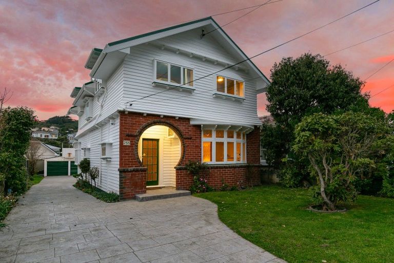 Photo of property in 255 The Parade, Island Bay, Wellington, 6023