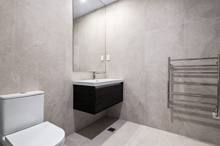 Photo of property in 4/1 Parapara Place, Albany, 0632