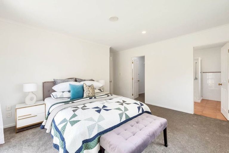 Photo of property in 47 Fleetwood Drive, Henderson, Auckland, 0612