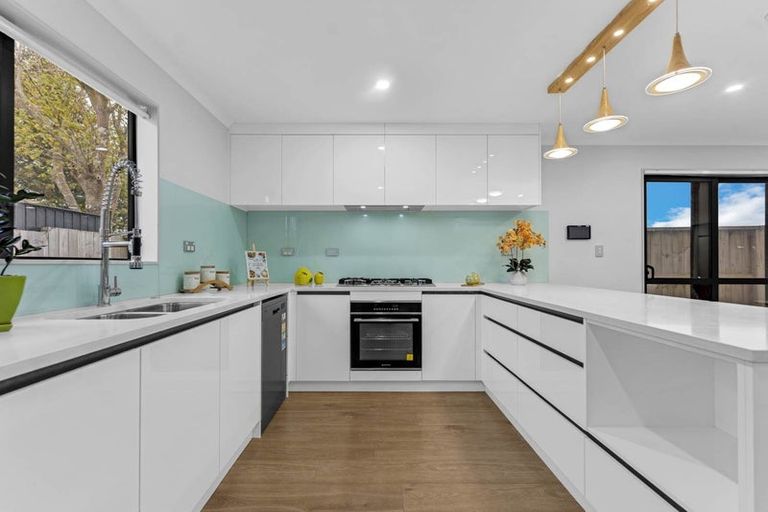 Photo of property in 95b Raglan Street, Mangere East, Auckland, 2024