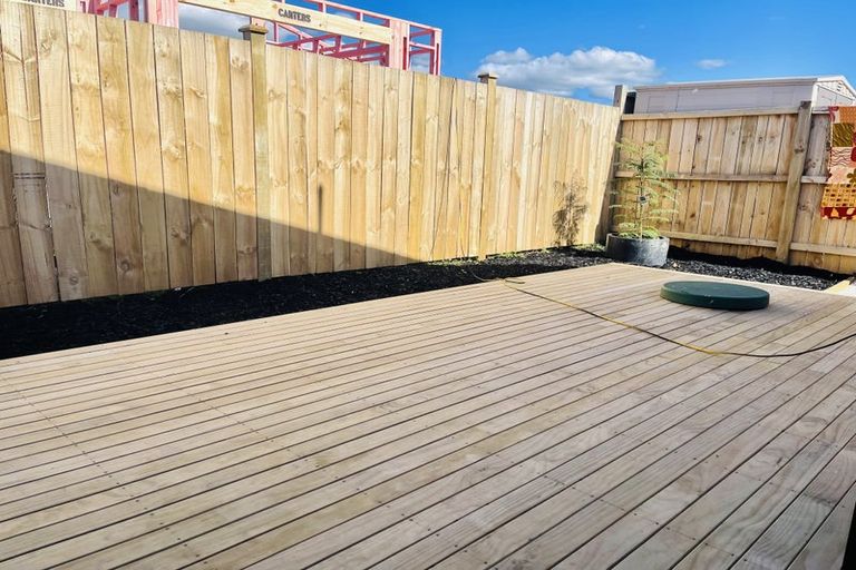 Photo of property in 18 Karihi Road, Karaka, 2113