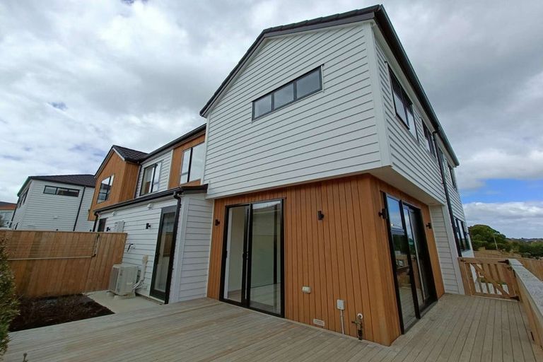 Photo of property in 30a Priestley Drive, Bucklands Beach, Auckland, 2014