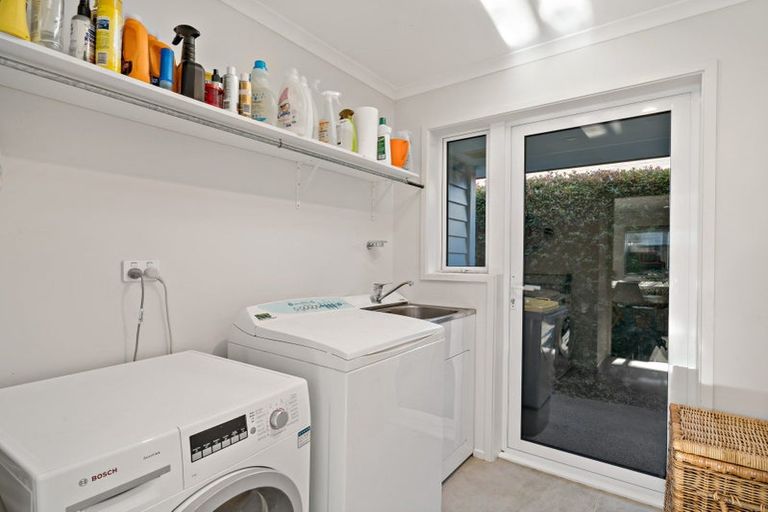 Photo of property in 11 Walnut Road, Riverhead, 0820