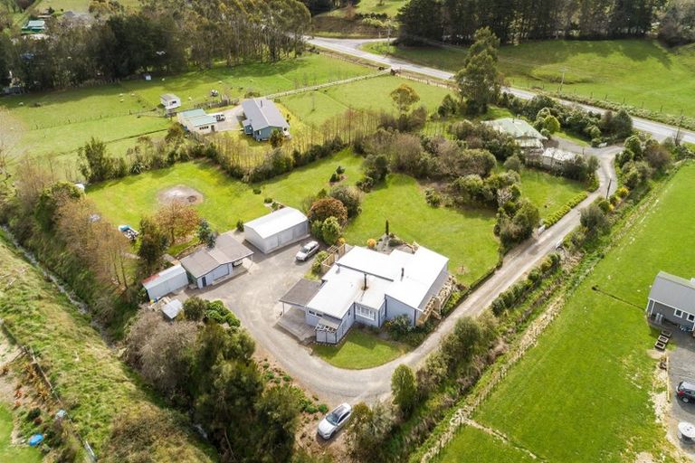 Photo of property in 24 Pourerere Road, Waipawa, 4271