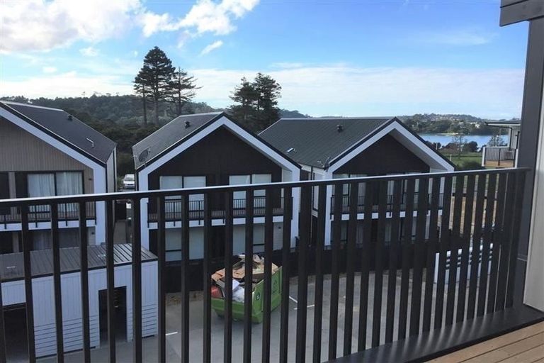 Photo of property in 84 Rangihina Road, Hobsonville, Auckland, 0616