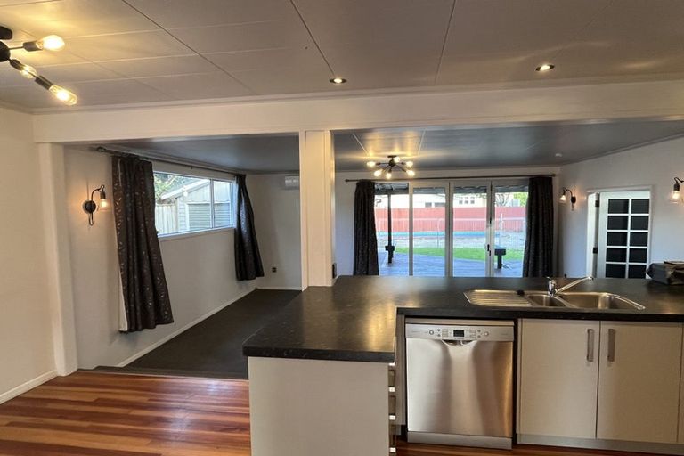 Photo of property in 24 Akaroa Avenue, Awapuni, Palmerston North, 4412