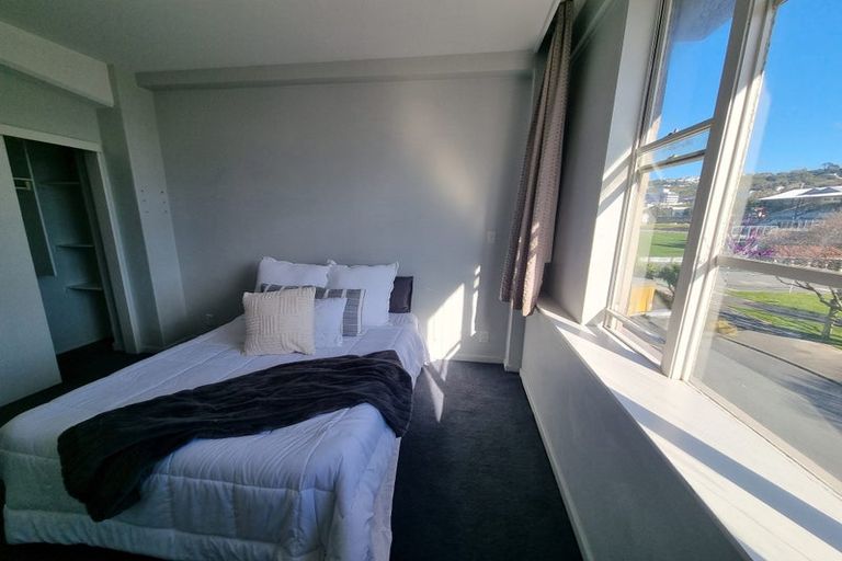 Photo of property in Grandstand Apartments, 37/80 Kent Terrace, Mount Victoria, Wellington, 6011