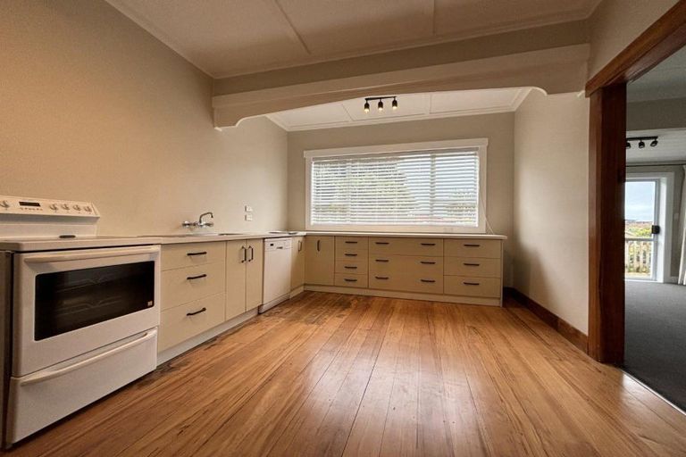 Photo of property in 65 Pendarves Street, New Plymouth, 4310