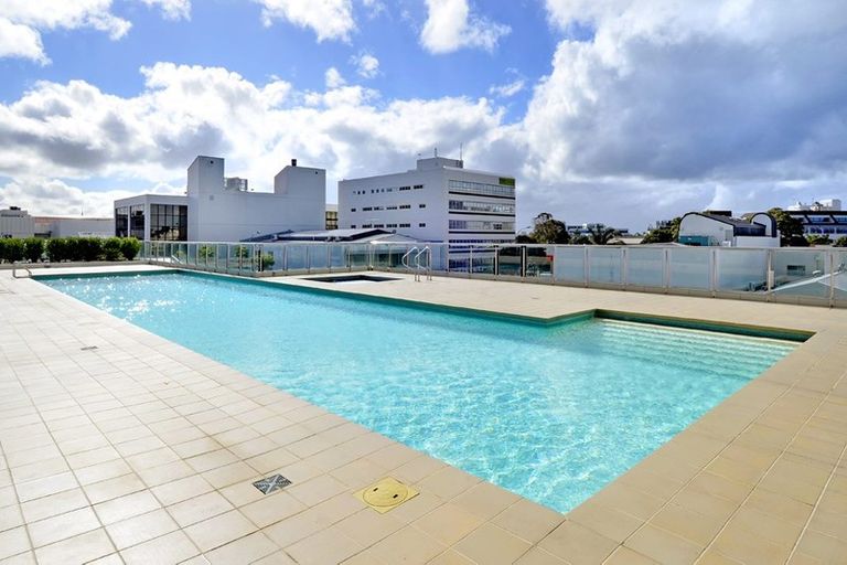 Photo of property in Sentinel Apartments, 803/3 Northcroft Street, Takapuna, Auckland, 0622