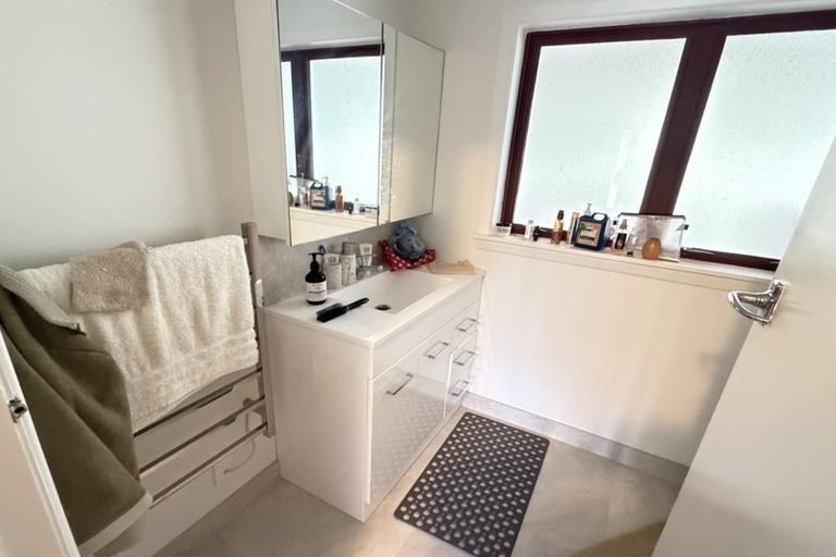 Photo of property in 81 Kenmore Street, Newlands, Wellington, 6037
