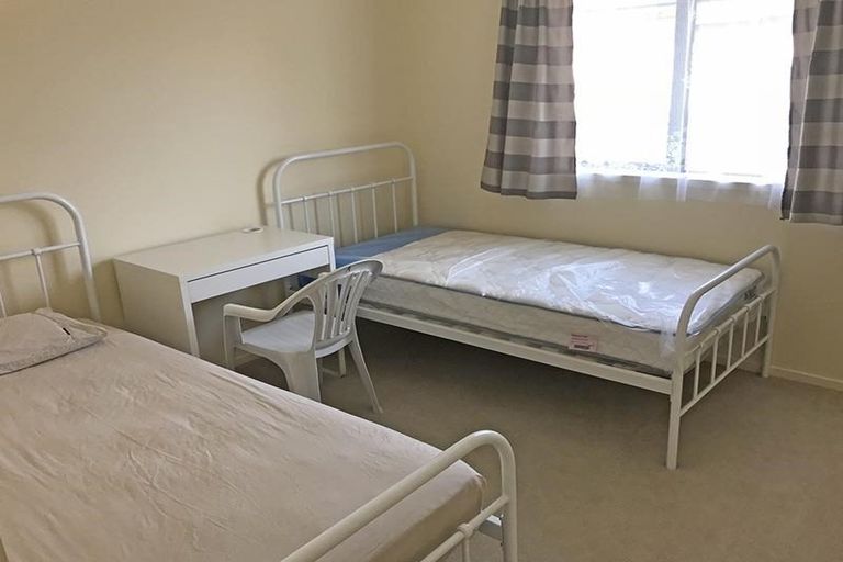 Photo of property in 11 Holsten Place, Massey, Auckland, 0614