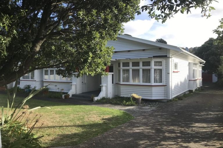 Photo of property in 342 The Parade, Island Bay, Wellington, 6023