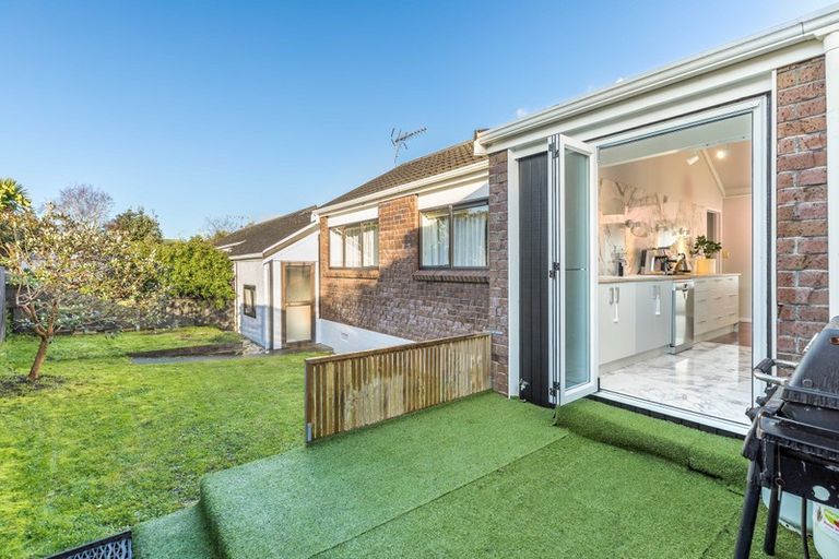 Photo of property in 18a Rosario Crescent, Red Beach, 0932