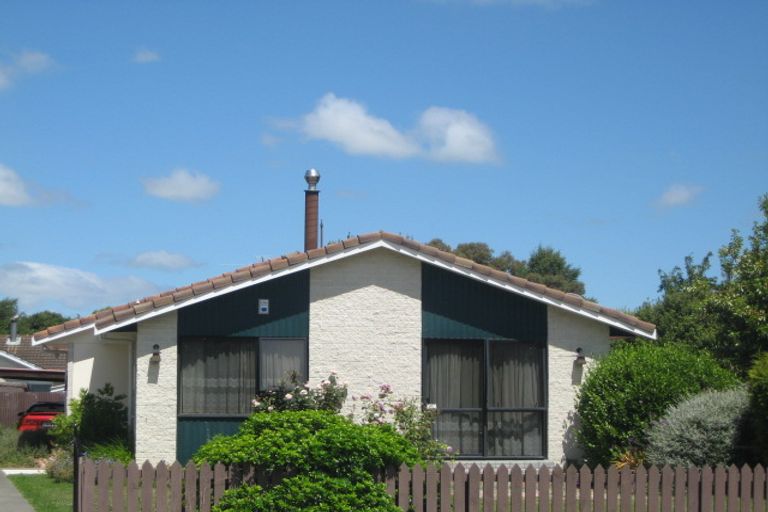 Photo of property in 31 Malabar Crescent, Broomfield, Christchurch, 8042