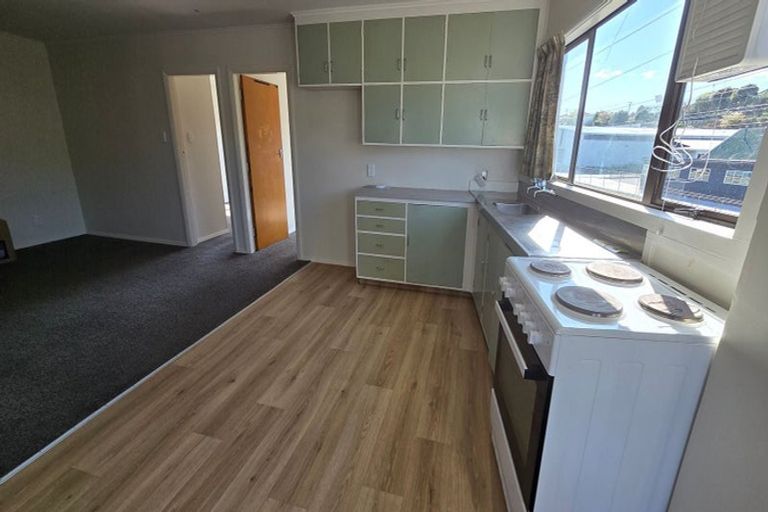 Photo of property in 8 Collins Avenue, Tawa, Wellington, 5028