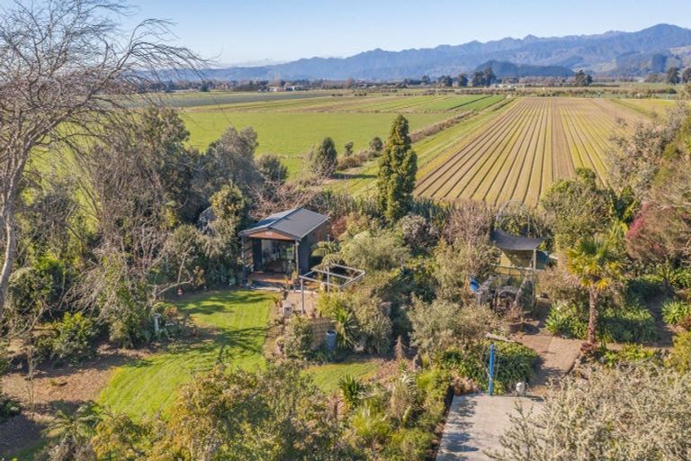 Photo of property in 86 Soldiers Road, Kuku, Levin, 5570