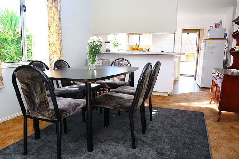 Photo of property in 12c Youngs Road, Papakura, 2110