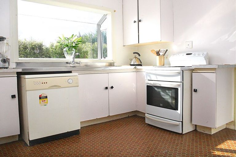 Photo of property in 12c Youngs Road, Papakura, 2110