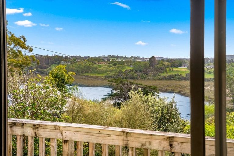 Photo of property in 10 Poplar Road, Stanmore Bay, Whangaparaoa, 0932