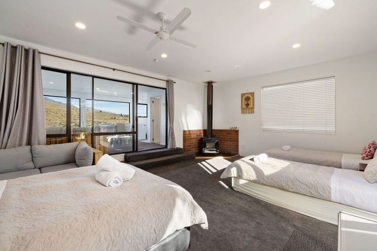 Photo of property in 22 Golden Terrace, Queenstown, 9300