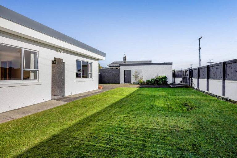 Photo of property in 62 Gisborne Terrace, Opunake, 4616