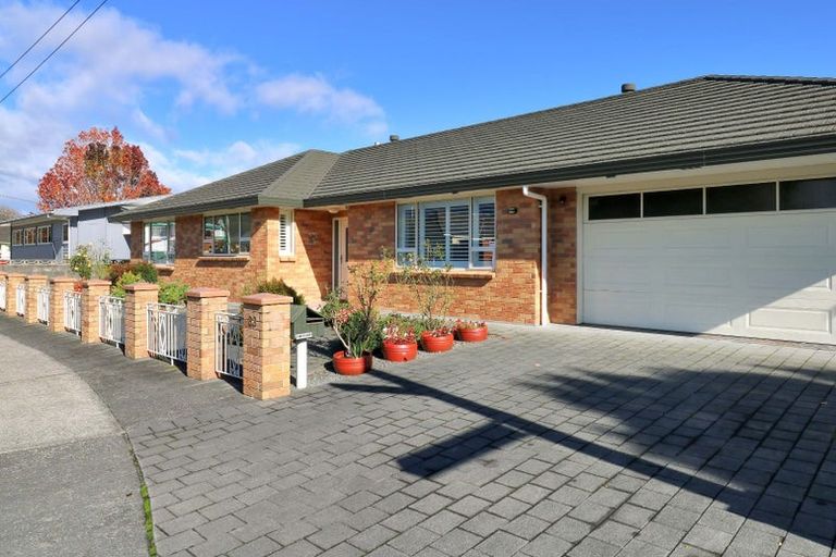 Photo of property in 33 Whitley Avenue, Ebdentown, Upper Hutt, 5018