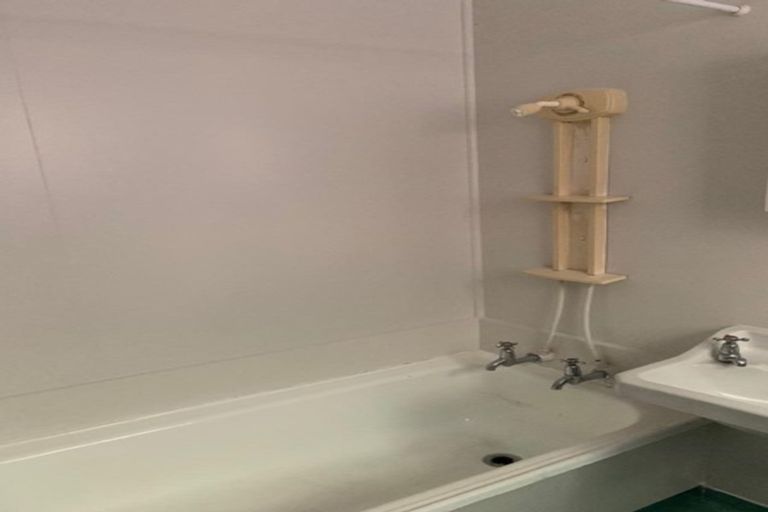 Photo of property in 2/27 South Karori Road, Karori, Wellington, 6012