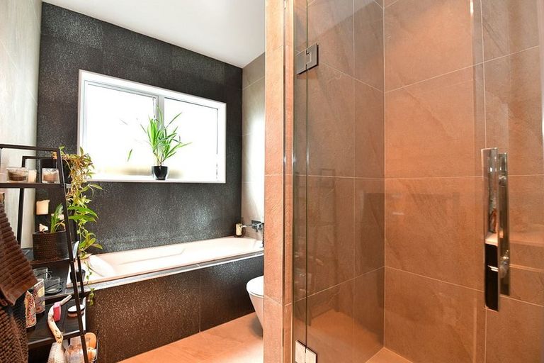 Photo of property in 9 Kaipuke Crescent, Gulf Harbour, Whangaparaoa, 0930