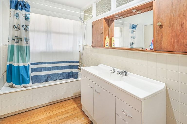 Photo of property in 102 Newcastle Road, Dinsdale, Hamilton, 3204