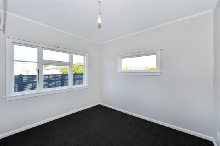 Photo of property in 12 Manning Place, Woolston, Christchurch, 8023