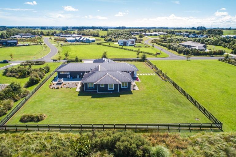 Photo of property in 33 Hartwell Drive, Kelvin Grove, Palmerston North, 4470