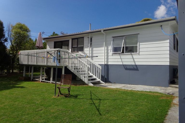Photo of property in 114 Colwill Road, Massey, Auckland, 0614