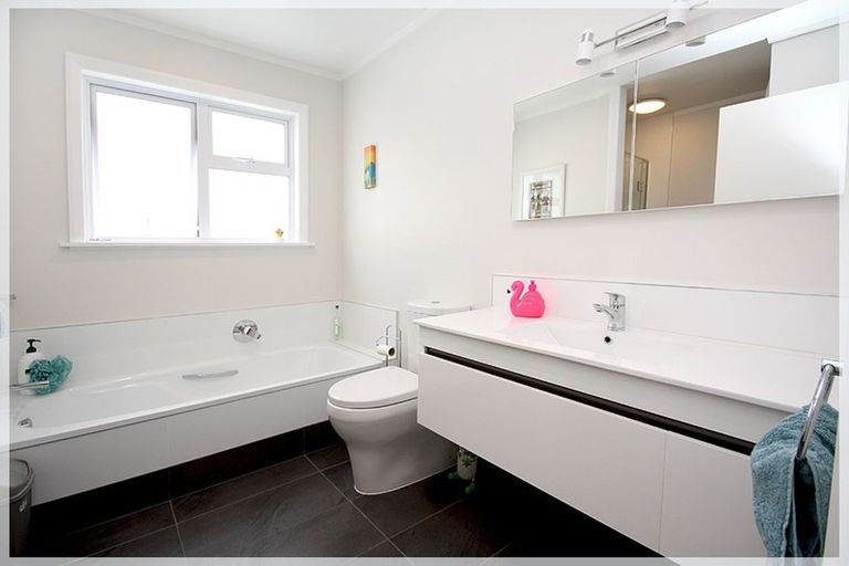Photo of property in 115 Queen Street West, Levin, 5510