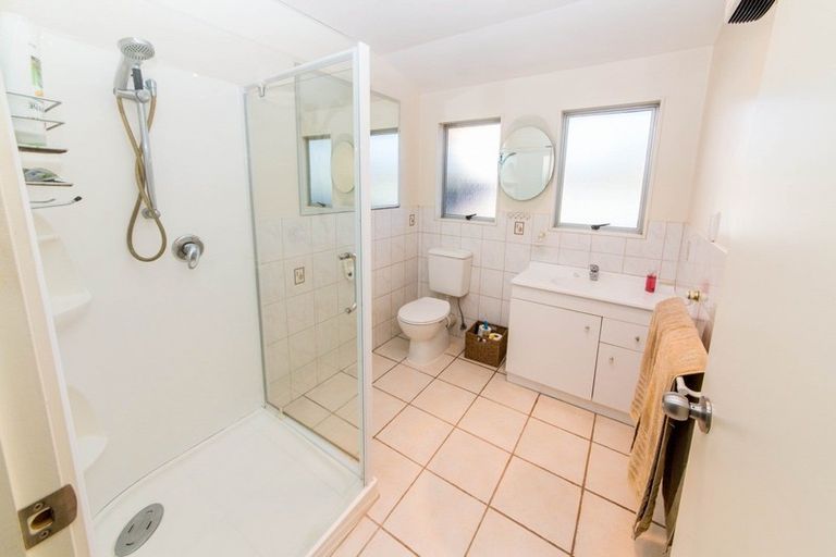 Photo of property in 114 Napier Road, Havelock North, 4130