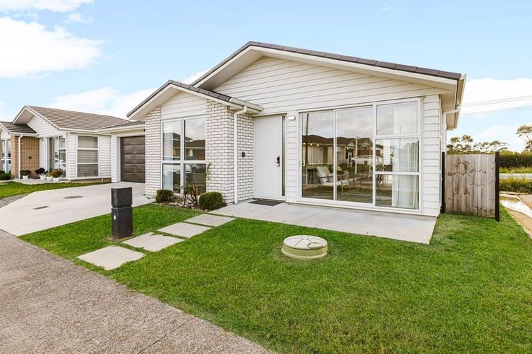 Photo of property in 61 Sapwood Crescent, Takanini, 2110